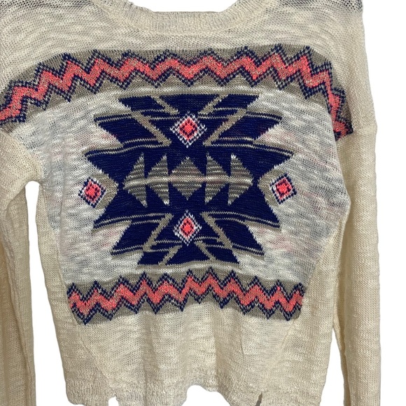 dELiA's Aztec Print Lightweight Sweater Size S - Picture 3 of 10